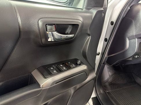Used 2023 Toyota Tacoma TRD Off-Road AWD/4WD image 10
