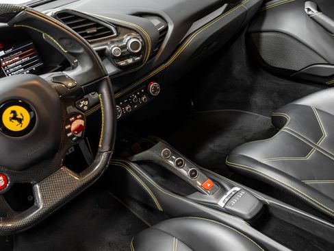 Used 2018 Ferrari 488 GTB image 66