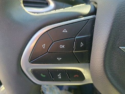 Used 2023 Chrysler Pacifica Limited image 27