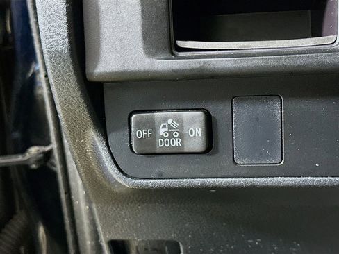 Used 2016 Toyota Tacoma SR5 image 12