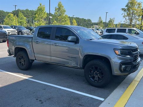 Used 2022 Chevrolet Colorado LT w/ LT Convenience Package AWD/4WD image 4