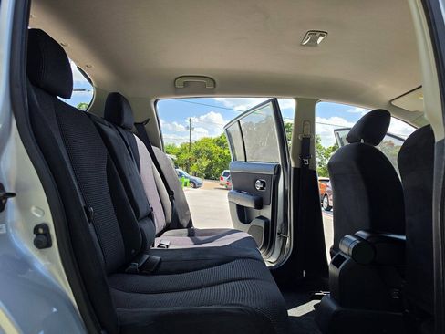 Used 2012 Nissan Versa Hatchback w/ SL Navigation Pkg FWD image 29