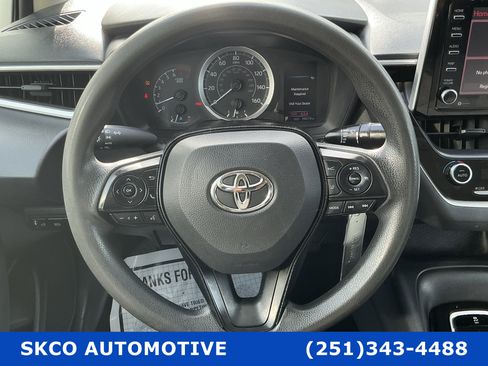 Used 2021 Toyota Corolla LE image 17