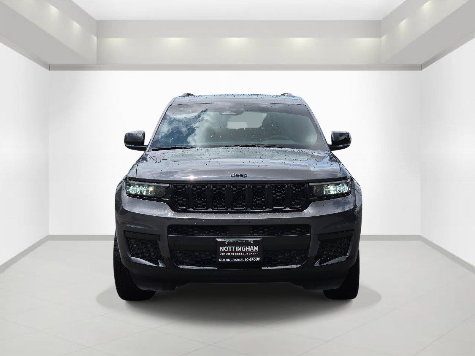 Used 2025 Jeep Grand Cherokee L Altitude AWD/4WD image 2