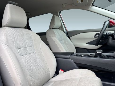 Used 2025 Nissan Rogue SV AWD/4WD image 24