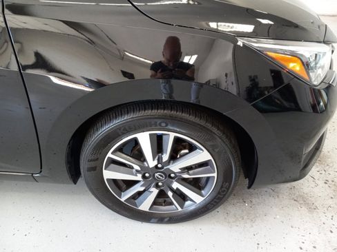 Used 2025 Nissan Versa SV FWD image 3