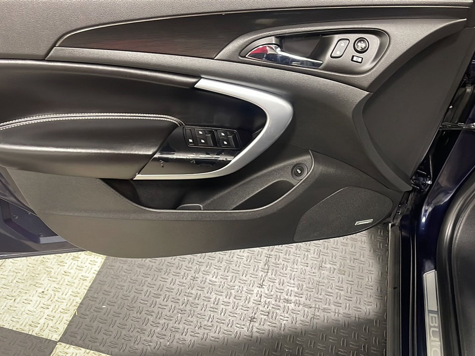 Used 2017 Buick Regal Premium FWD image 13