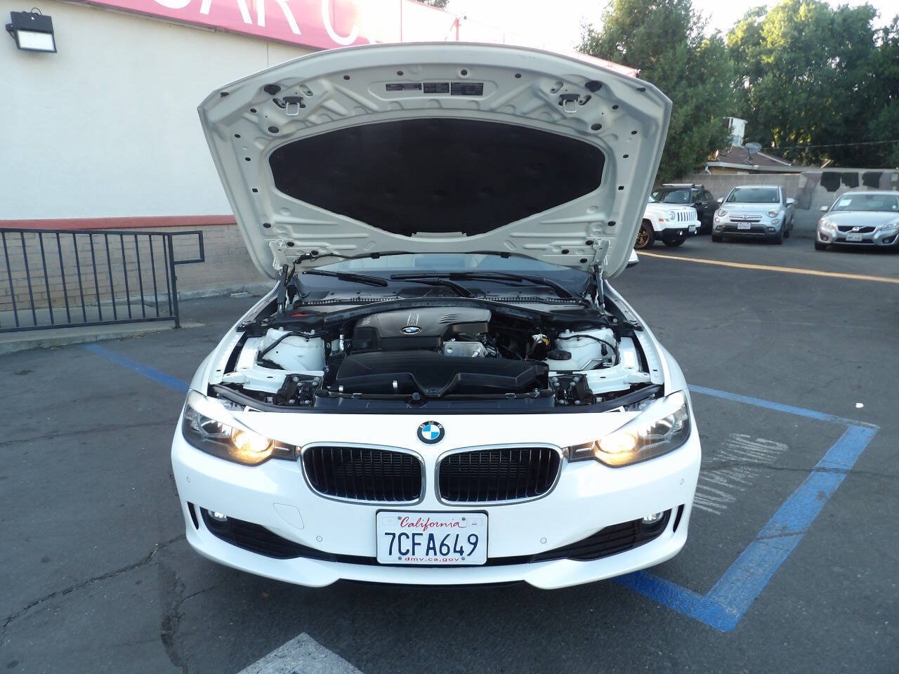 Used 2013 BMW 320i Sedan RWD image 14