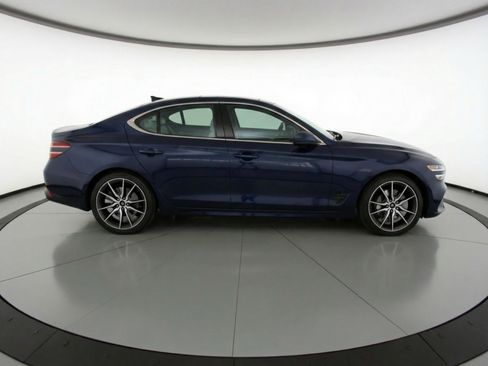 Used 2025 Genesis G70 2.5T image 11