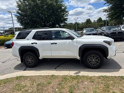 Used 2025 Toyota 4Runner SR5 AWD/4WD image 6