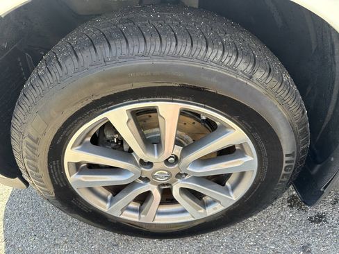 Used 2015 Nissan Pathfinder S FWD image 31