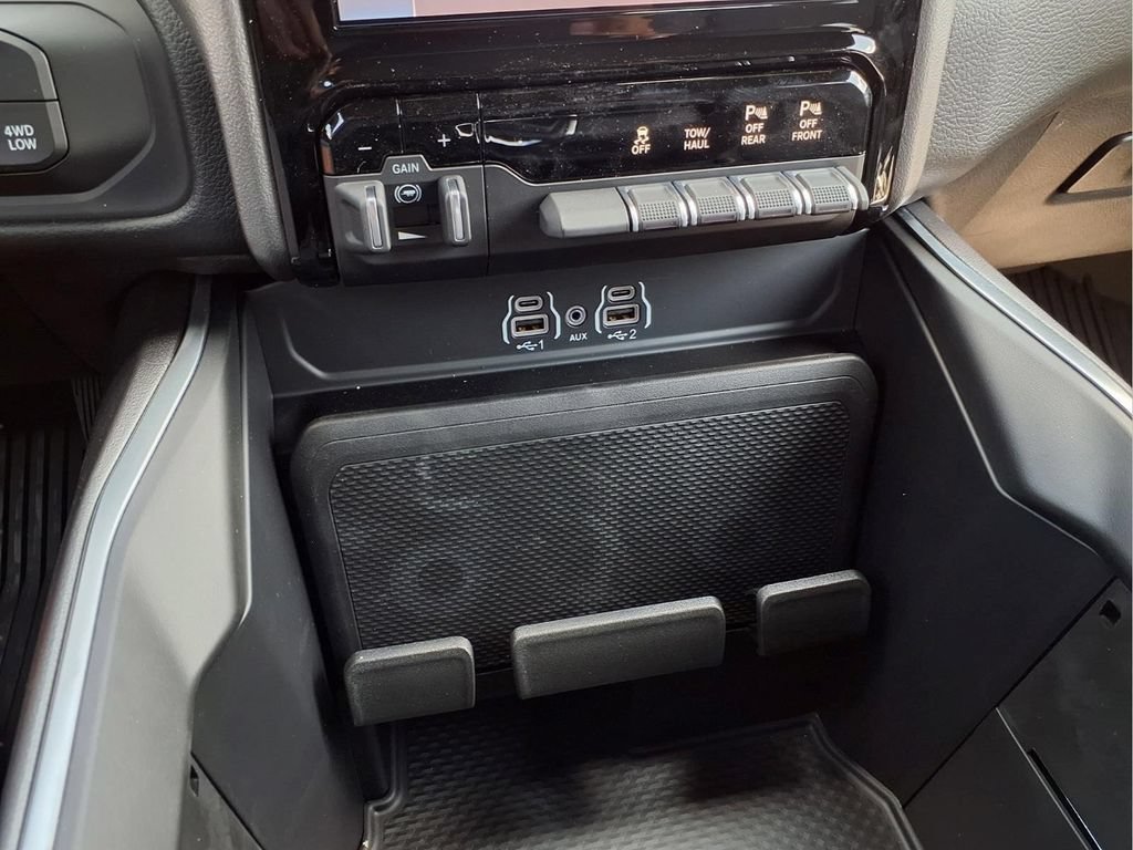 New 2026 RAM 2500 Big Horn AWD/4WD image 25