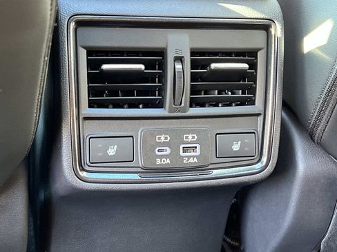 Used 2026 Subaru Forester Touring AWD/4WD image 18