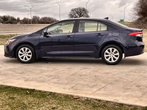 Used 2024 Toyota Corolla LE image 4