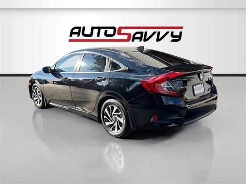 Used 2018 Honda Civic EX image 5