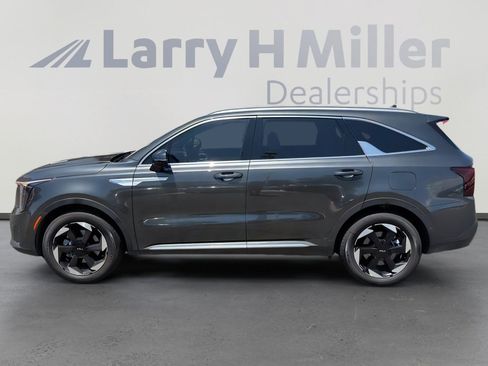 Used 2025 Kia Sorento SX Prestige AWD/4WD image 2