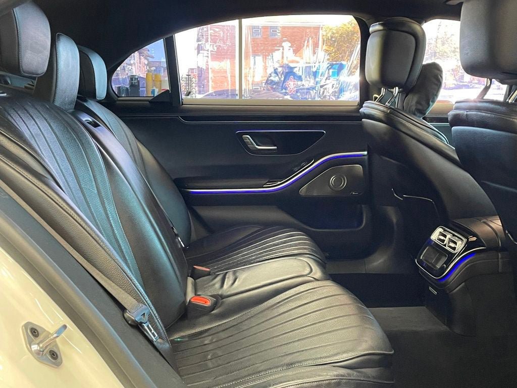 Used 2022 Mercedes-Benz S 500 4MATIC w/ AMG Line Package image 19
