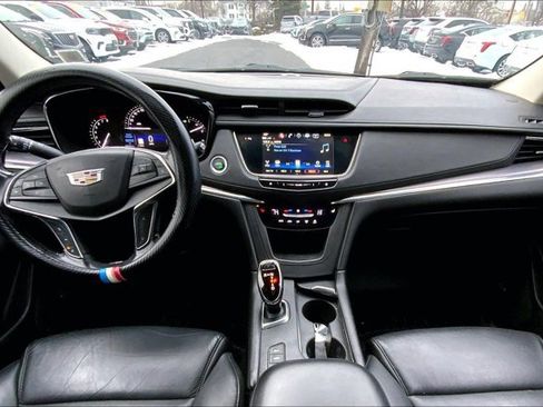 Used 2018 Cadillac XT5 Luxury image 14