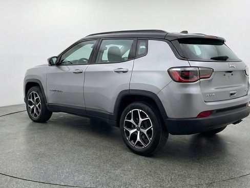 Used 2025 Jeep Compass Limited AWD/4WD image 6