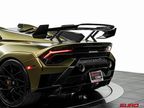 Used 2022 Lamborghini Huracan STO image 25