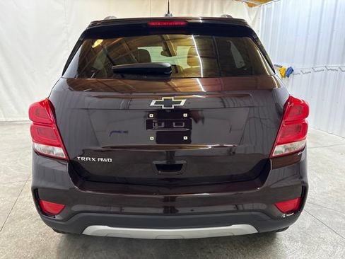 Used 2021 Chevrolet Trax LT w/ LT Convenience Package AWD/4WD image 7
