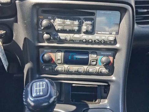 Used 2001 Chevrolet Corvette Coupe w/ Preferred Equipment Group2 RWD image 28