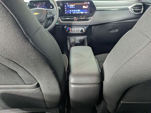 Used 2025 Chevrolet TrailBlazer LT AWD/4WD image 28
