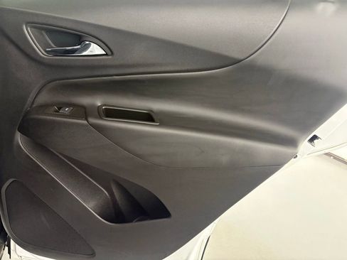 Used 2024 Chevrolet Equinox LT image 39