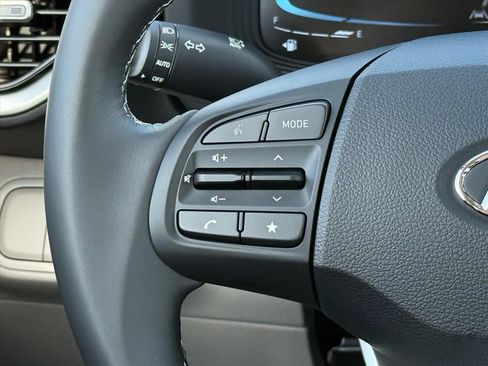 New 2026 Hyundai Venue SEL FWD image 19