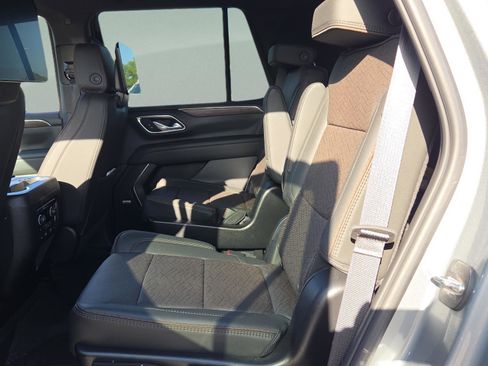 Used 2024 Chevrolet Tahoe High Country w/ Advanced Technology Package image 10