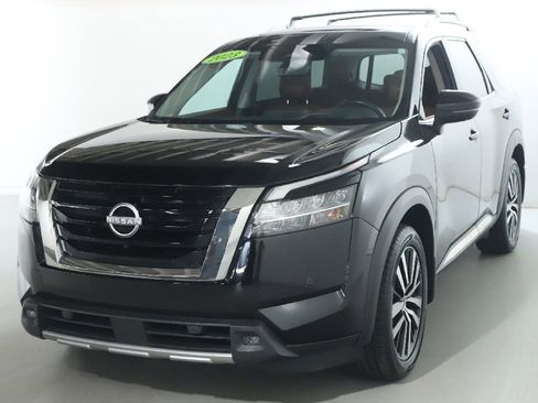 Certified 2023 Nissan Pathfinder Platinum AWD/4WD image 6