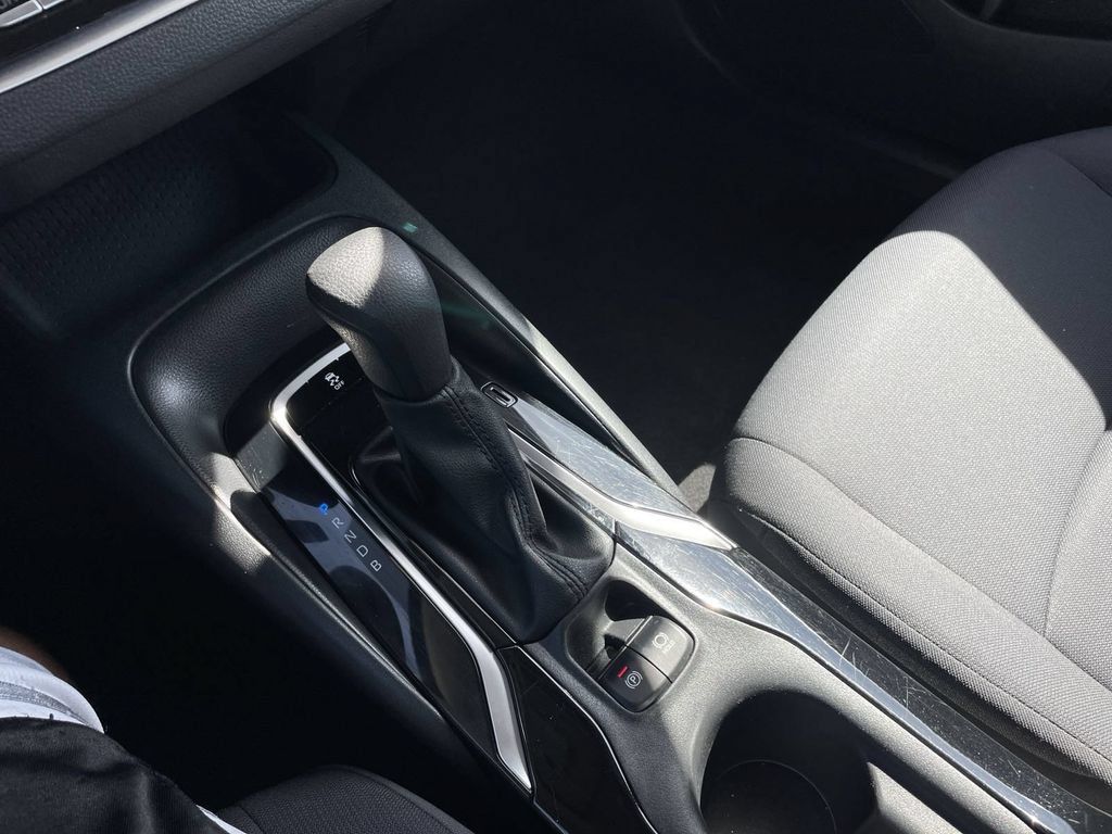Used 2020 Toyota Corolla LE FWD image 20