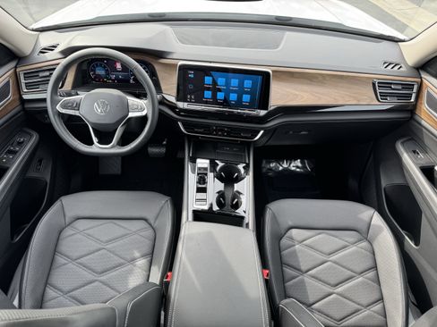 Certified 2024 Volkswagen Atlas SE image 31