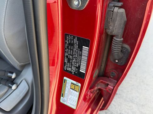 Used 2025 Hyundai Elantra SEL FWD image 29