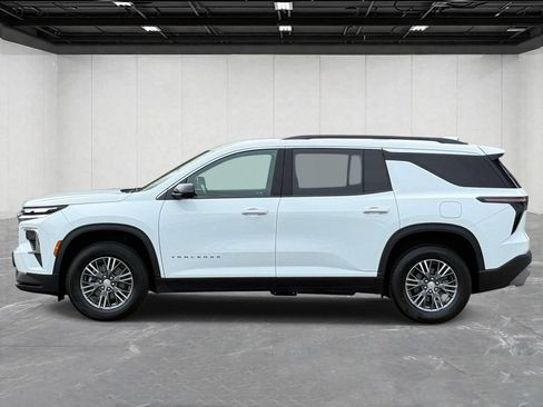 Used 2024 Chevrolet Traverse LT FWD image 8