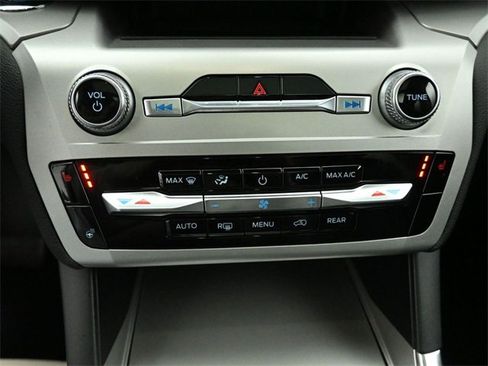 Certified 2021 Ford Explorer XLT w/ Equipment Group 202A image 18