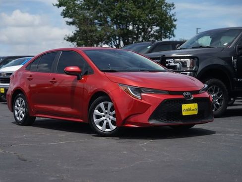 Used 2021 Toyota Corolla LE FWD image 2