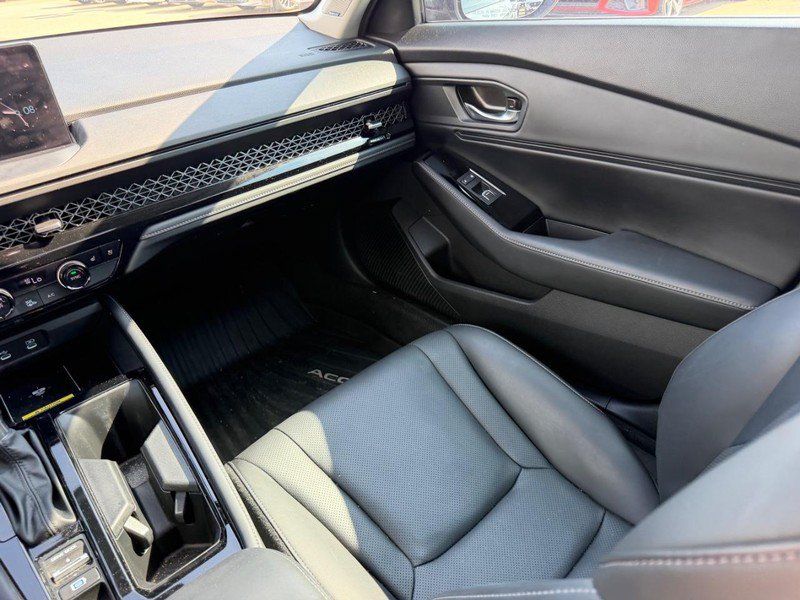 Used 2025 Honda Accord Touring image 17