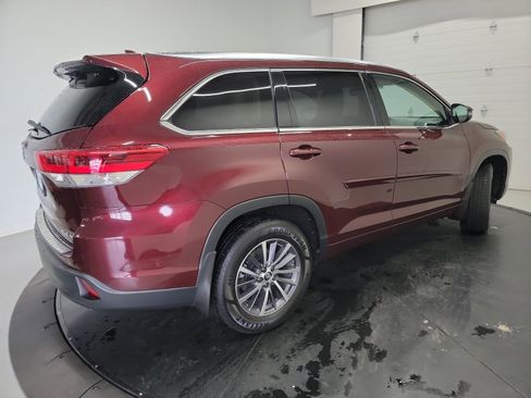 Used 2018 Toyota Highlander XLE w/ Protection Package #3 AWD/4WD image 9