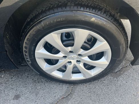 Used 2025 Toyota Corolla LE image 24