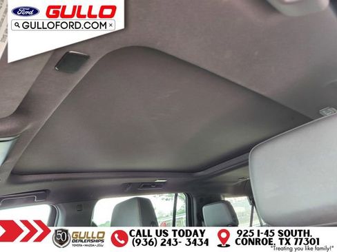 Used 2023 Chevrolet Suburban Z71 w/ Luxury Package AWD/4WD image 18