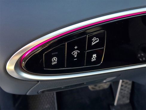 Used 2023 Genesis GV70 2.5T w/ Sport Prestige Package image 13