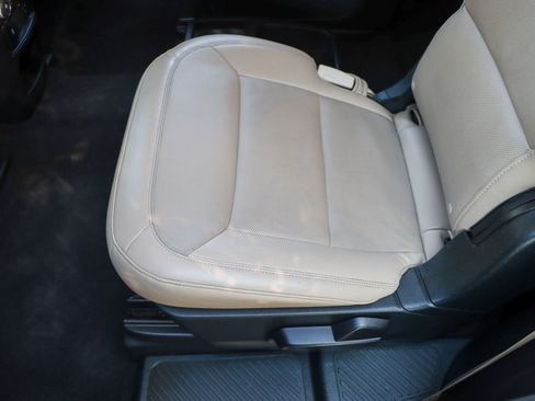 Used 2020 Ford Explorer Limited RWD image 17