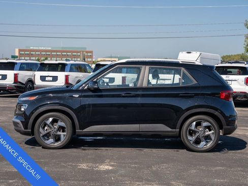 Used 2024 Hyundai Venue SEL image 4