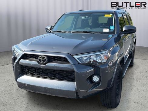 Used 2019 Toyota 4Runner SR5 RWD image 3