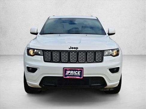 Used 2019 Jeep Grand Cherokee Altitude image 2