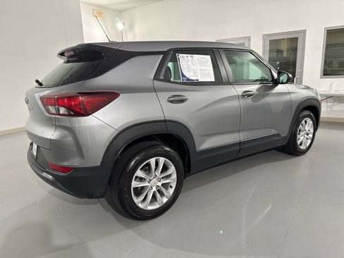 Used 2023 Chevrolet TrailBlazer LS w/ LPO, Blackout Package FWD image 13