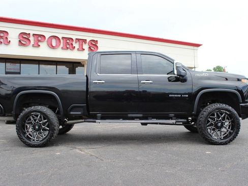 Used 2020 Chevrolet Silverado 2500 High Country w/ Z71 Off-Road Package image 3