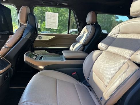 Used 2025 Lincoln Navigator Black Label AWD/4WD image 19