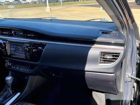 Used 2016 Toyota Corolla S image 17